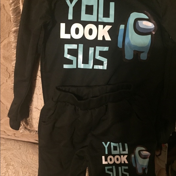 YOU LOOK SUS - Picture 2 of 5